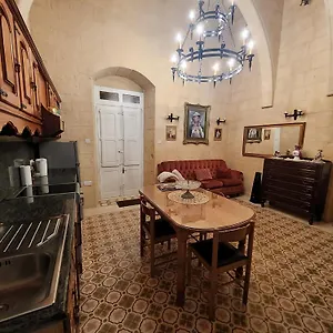 Cozy Corner House In - Authentic! Holiday home Valletta